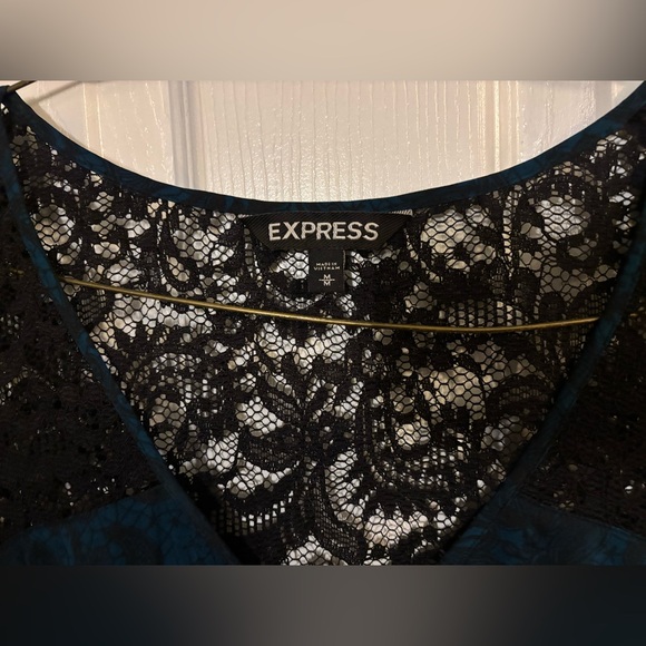 Express Blouse - Picture 2 of 3